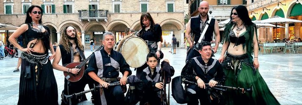 ASCOLI LUMAQUEENS.jpg